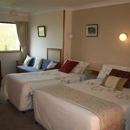 Konukevi Corrib Wave