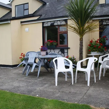 Corrib Wave Konukevi 3*